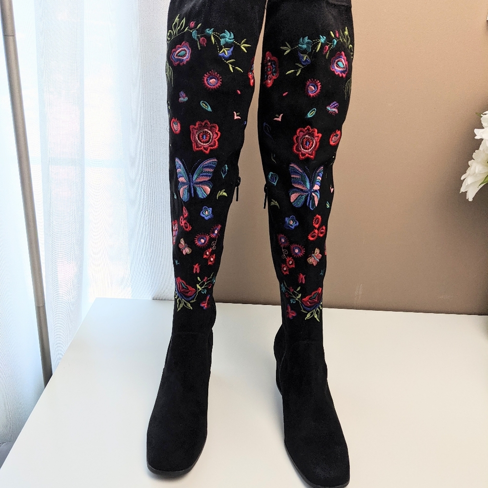 Butterfly over the knee stretch boots Size 6
